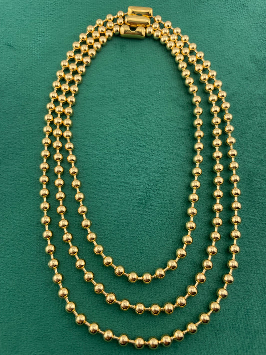 Ball choker, ball necklace